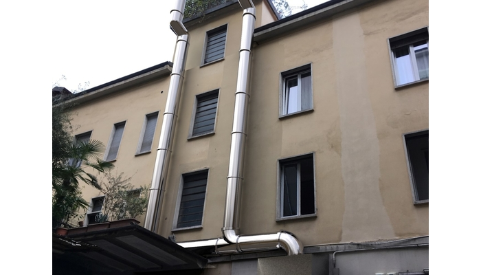 Smoke rods in facade