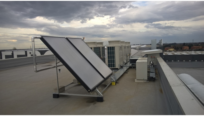 Installazione pannelli solari con scarico automatico invernale